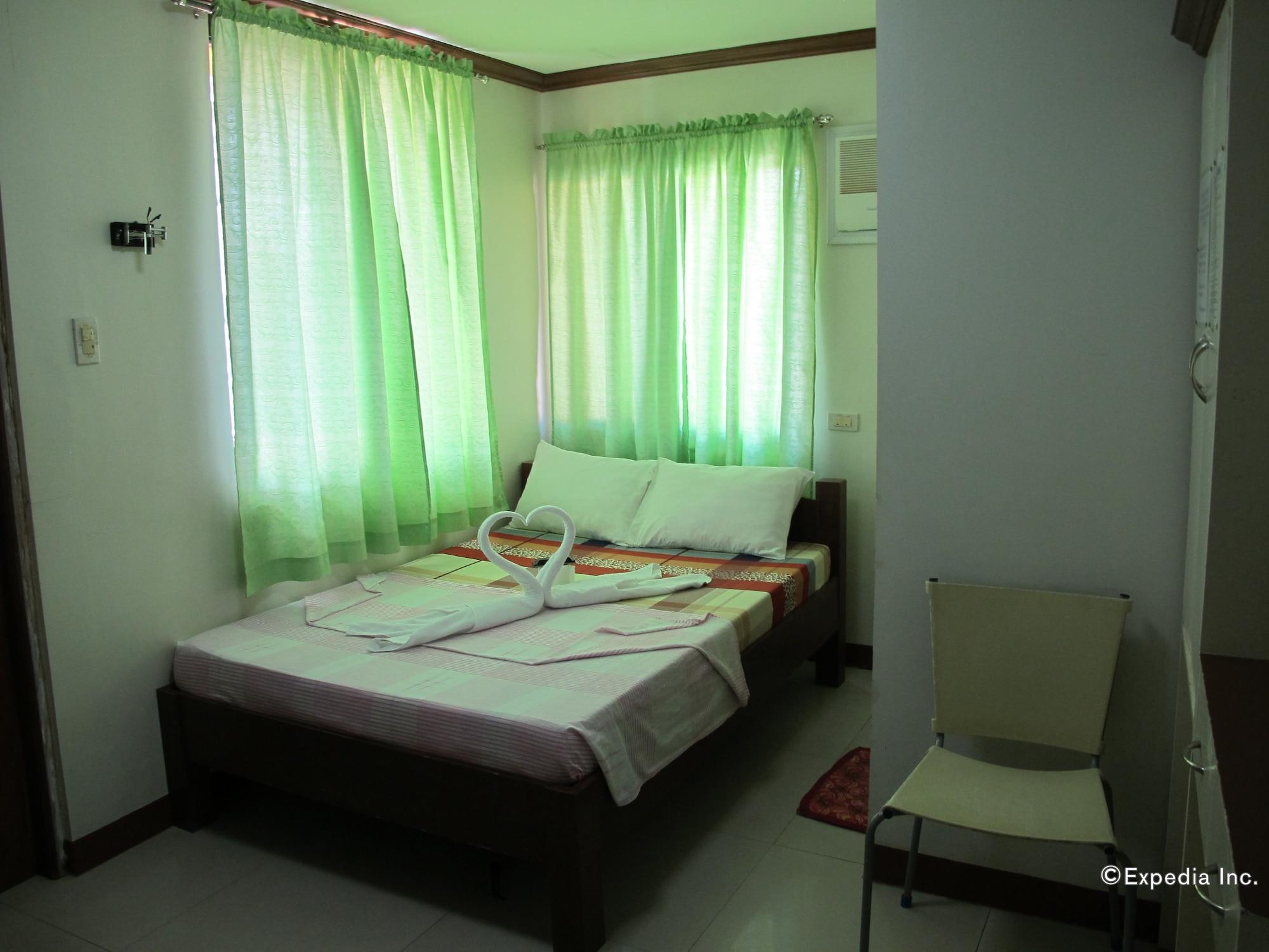 Sea Jewel Beach Resort Puerto Galera Buitenkant foto