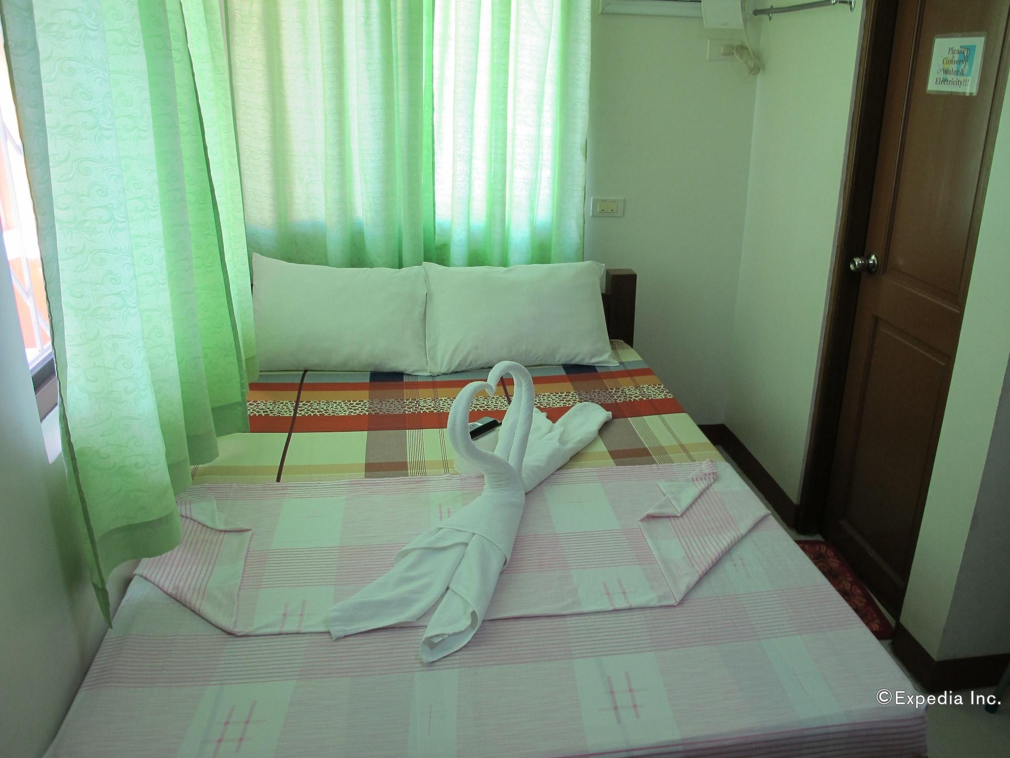 Sea Jewel Beach Resort Puerto Galera Buitenkant foto