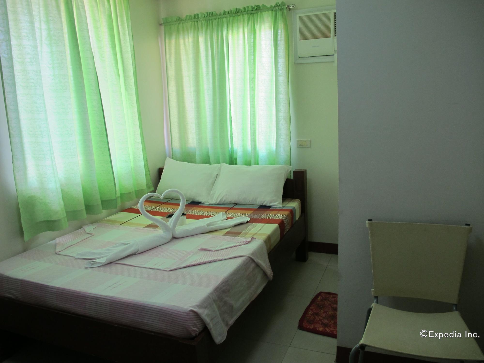 Sea Jewel Beach Resort Puerto Galera Buitenkant foto