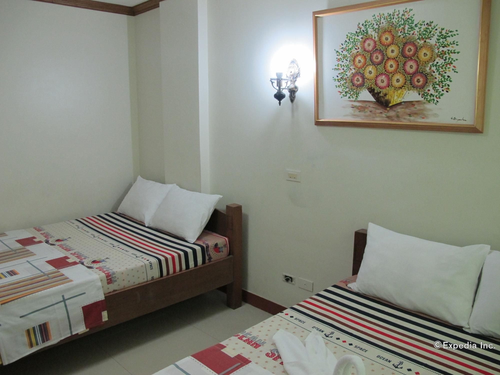 Sea Jewel Beach Resort Puerto Galera Buitenkant foto