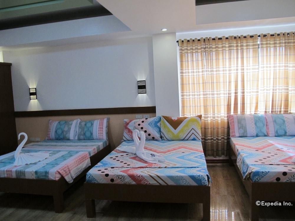 Sea Jewel Beach Resort Puerto Galera Buitenkant foto