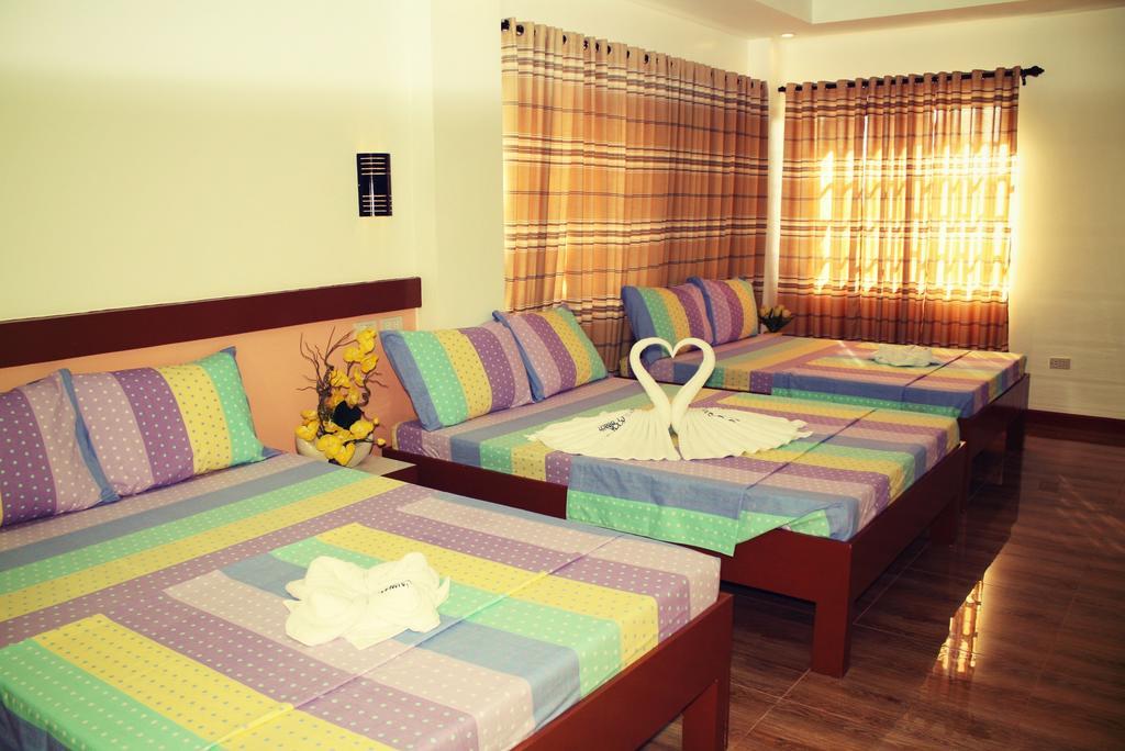 Sea Jewel Beach Resort Puerto Galera Buitenkant foto