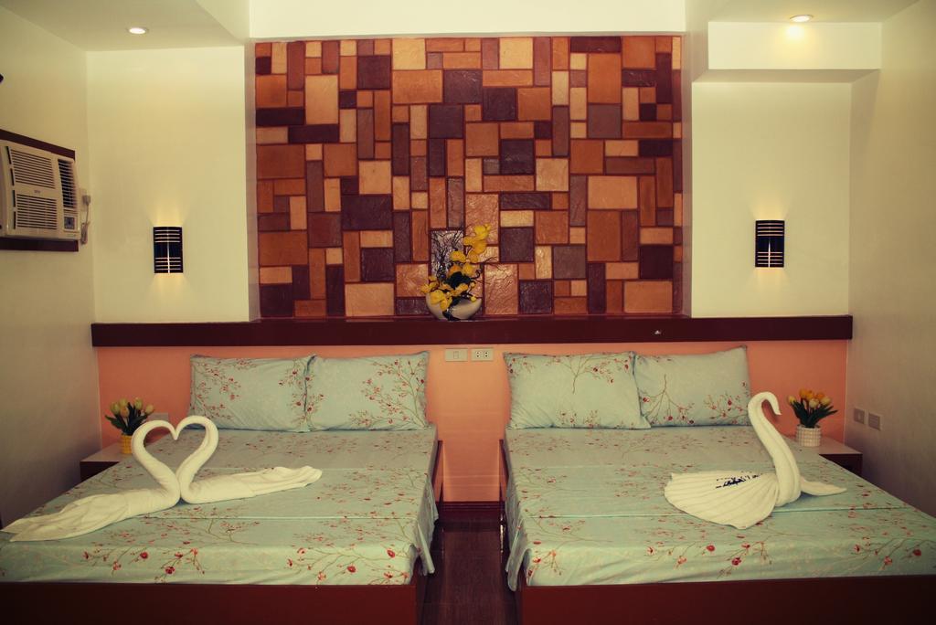 Sea Jewel Beach Resort Puerto Galera Buitenkant foto