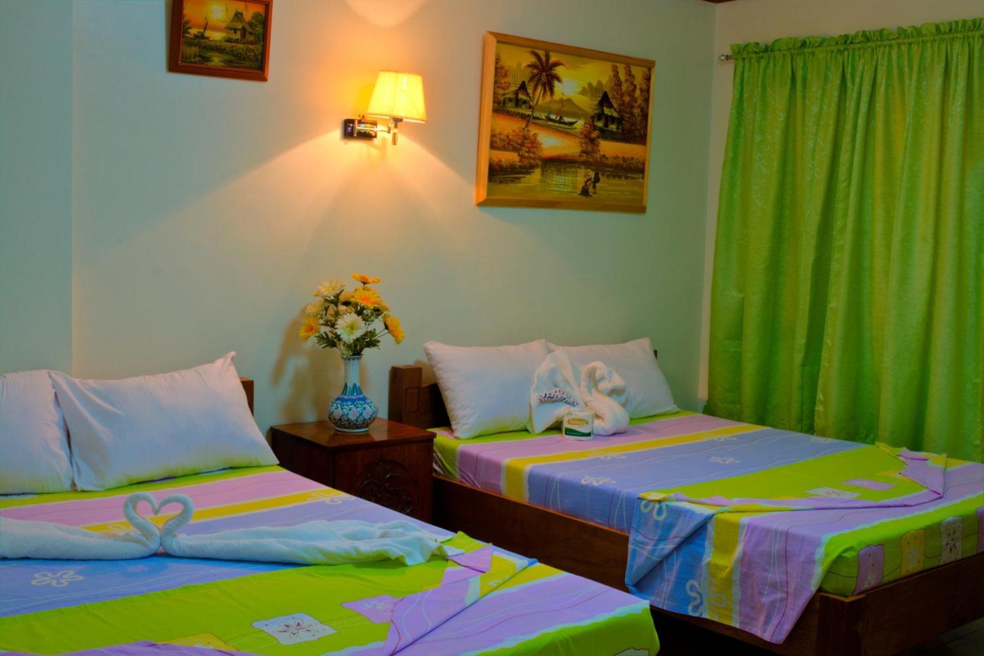 Sea Jewel Beach Resort Puerto Galera Buitenkant foto