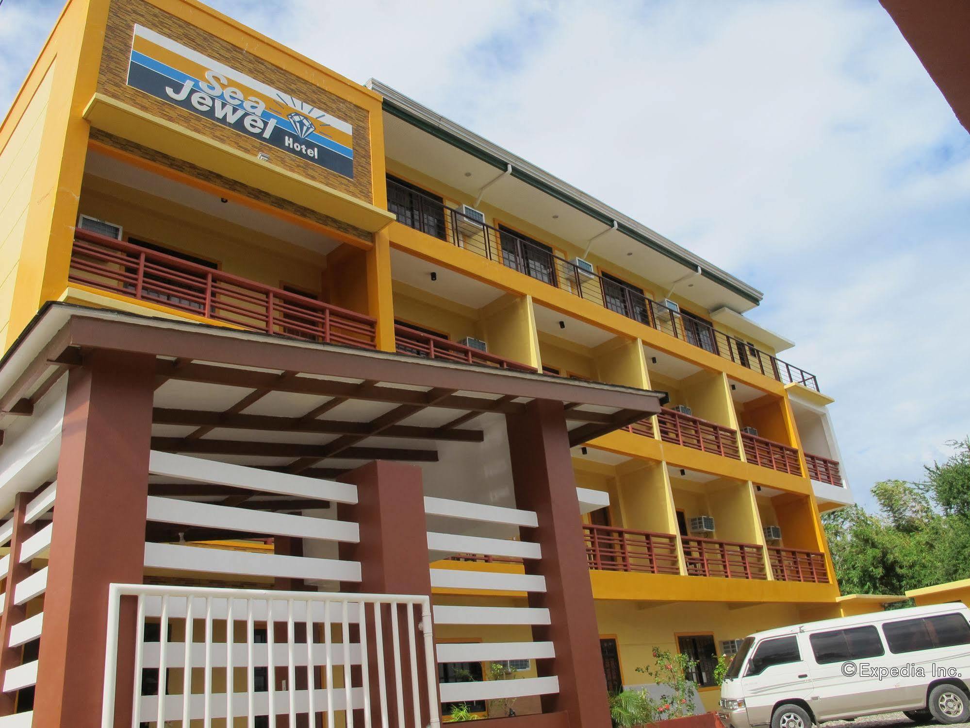 Sea Jewel Beach Resort Puerto Galera Buitenkant foto