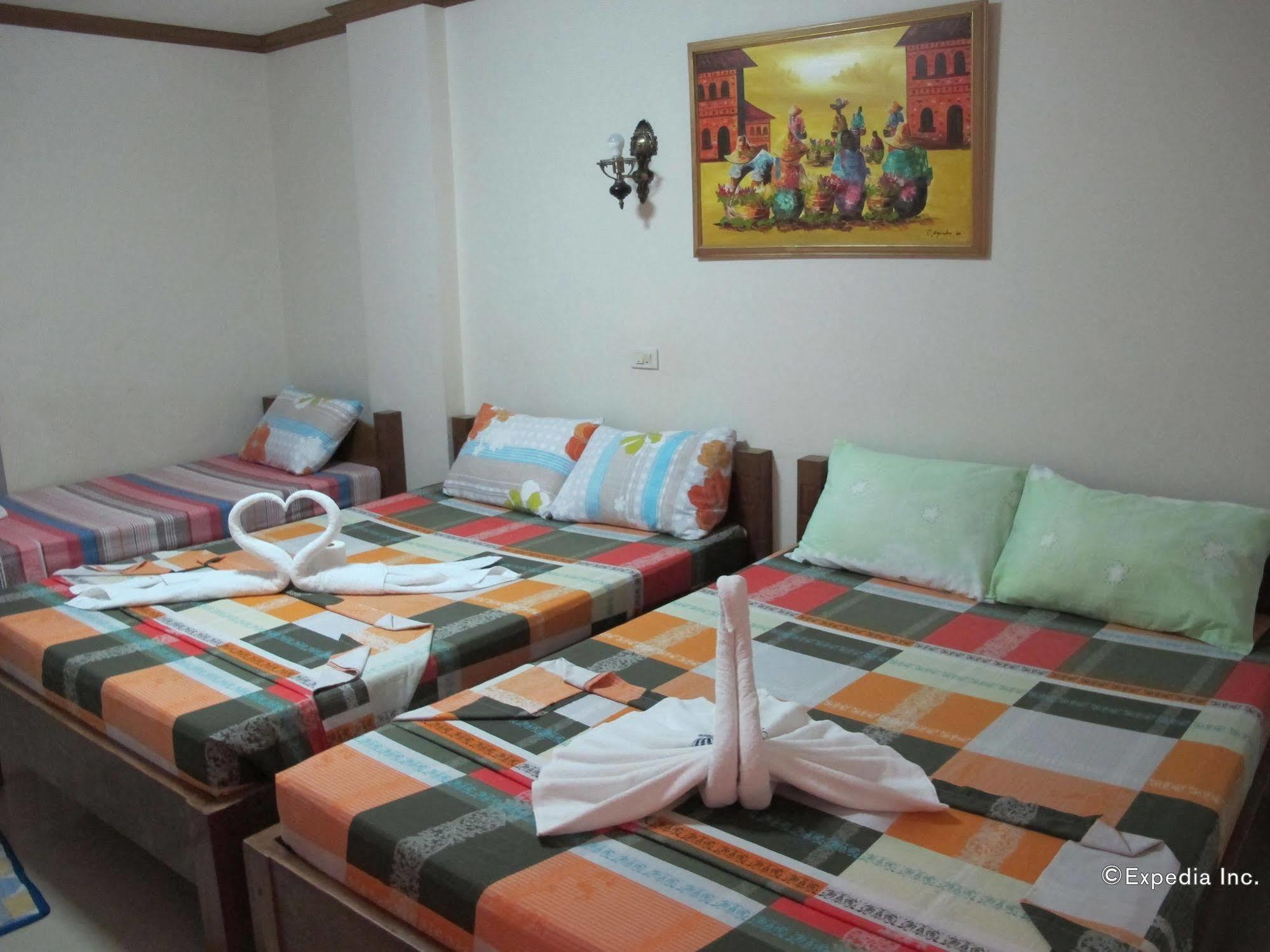Sea Jewel Beach Resort Puerto Galera Buitenkant foto