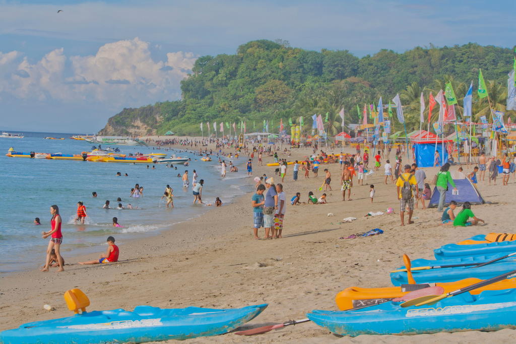 Sea Jewel Beach Resort Puerto Galera Buitenkant foto