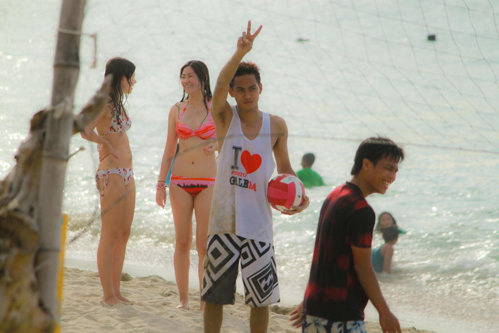 Sea Jewel Beach Resort Puerto Galera Buitenkant foto