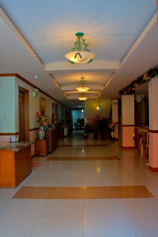 Sea Jewel Beach Resort Puerto Galera Buitenkant foto